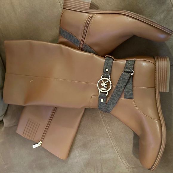 Michael Kors Boots - Picture 1 of 4